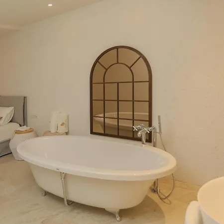 Avalon Boutique Hotel & Suites-3